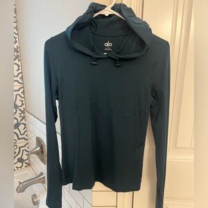 Alo Long Sleeve Running Top, Size M in Teal. NWOT - never worn!